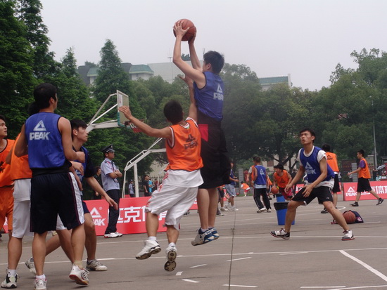 与此同时 与此同时